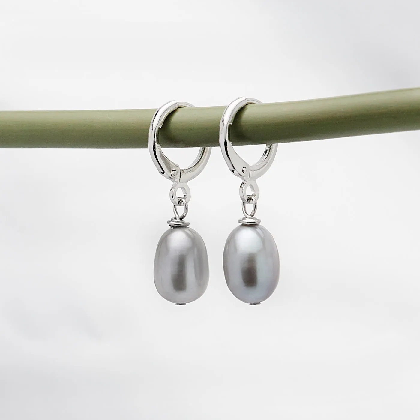 Women's Pearl Drop Earrings 8-9mm Colour: Black | White | Grey | Pink